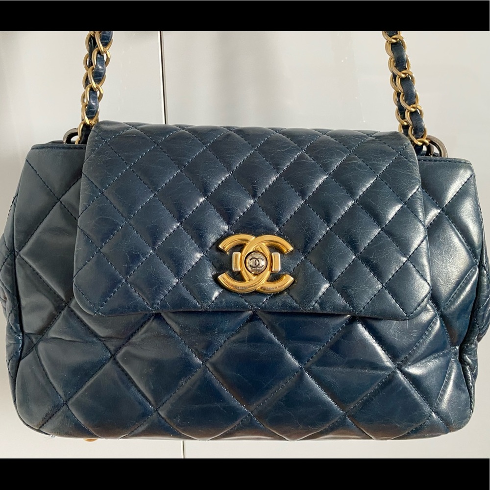 Chanel 15s accordion navy blue crinkled calfskin crossbody/shoulder flap bag - Picture 4 of 15